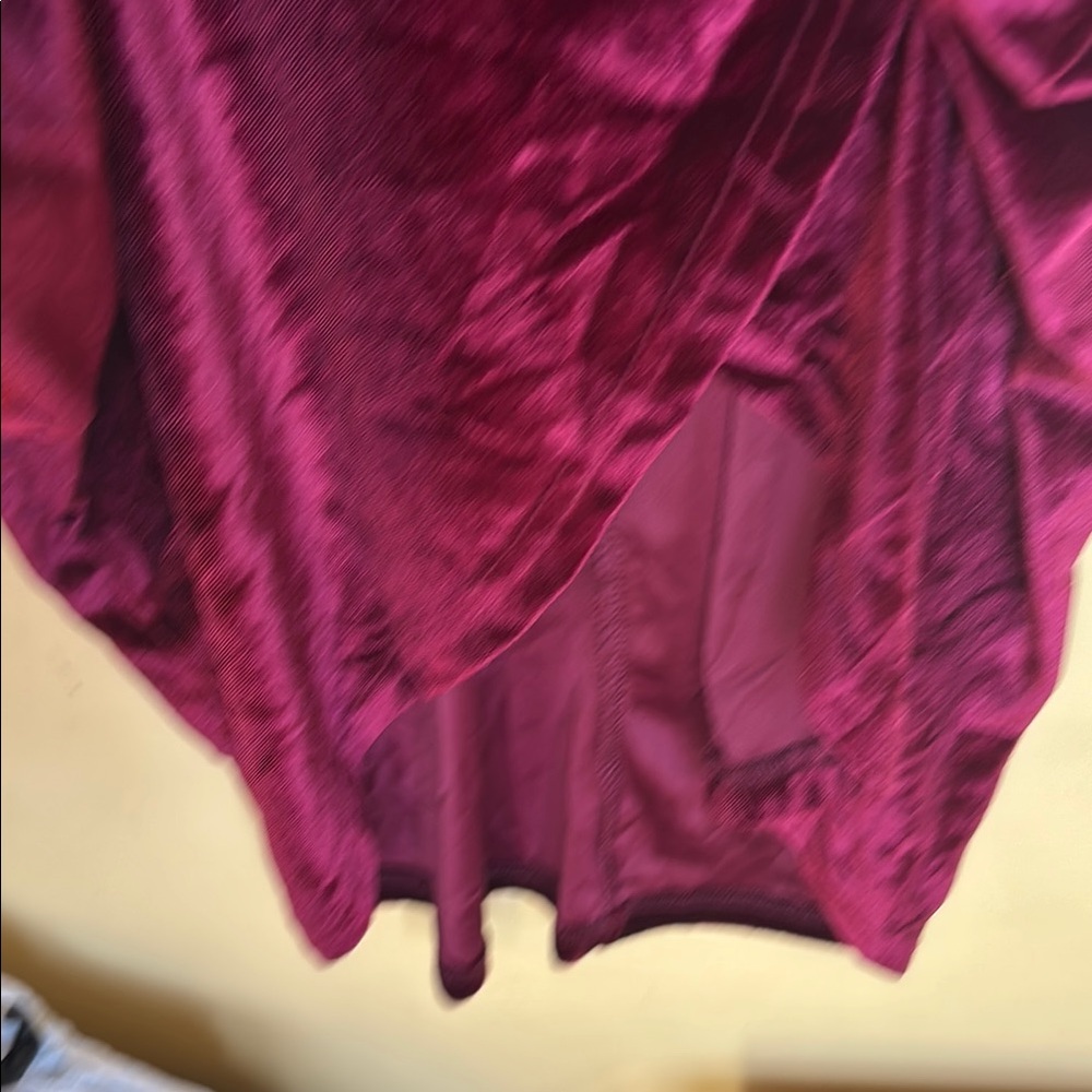 Loemes Elegant Burgundy Velvet Wrap Dress - Picture 4 of 5